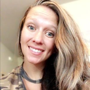 Meet your Posher, Mesha